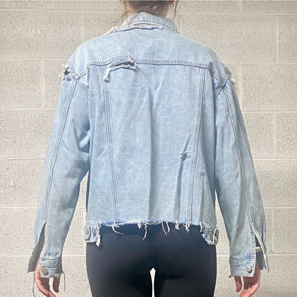Distressed Light Wash Vintage Jean Jacket - Picture 3 of 7